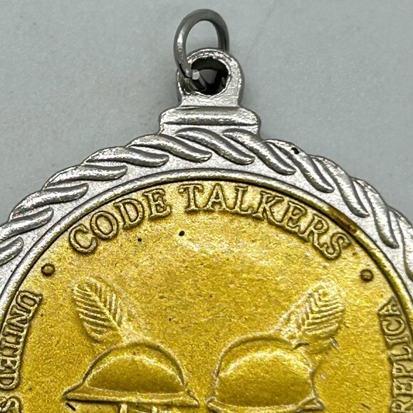 2016 Remember Native Americans Sacagawea Code Talkers Coin Pendant Necklace Gold - Picture 12 of 15